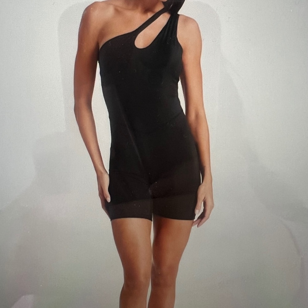 One-Shoulder Black Romper Jumpsuit